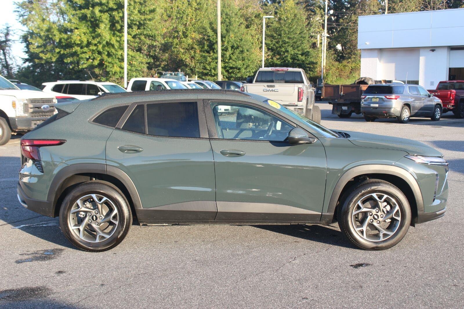 Used 2026 Cypress Gray Chevrolet LT image 8