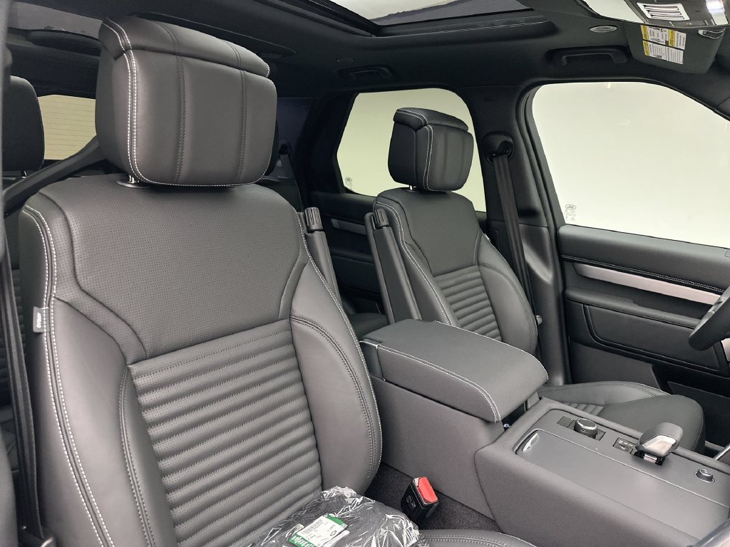 New 2026 Fuji White Land Rover Gemini Edition image 6