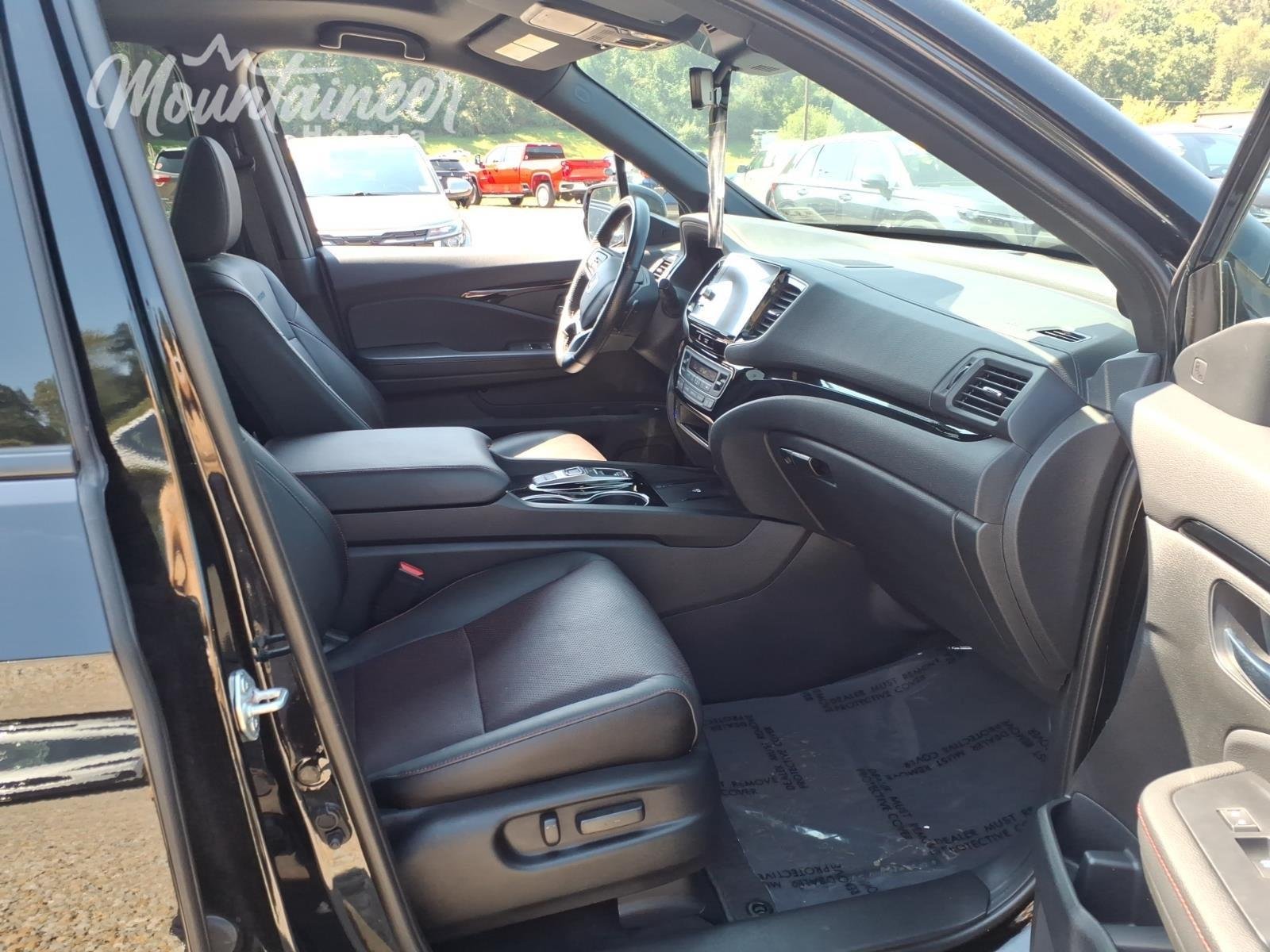 Used 2024 Crystal Black Pearl Honda Black Edition image 18