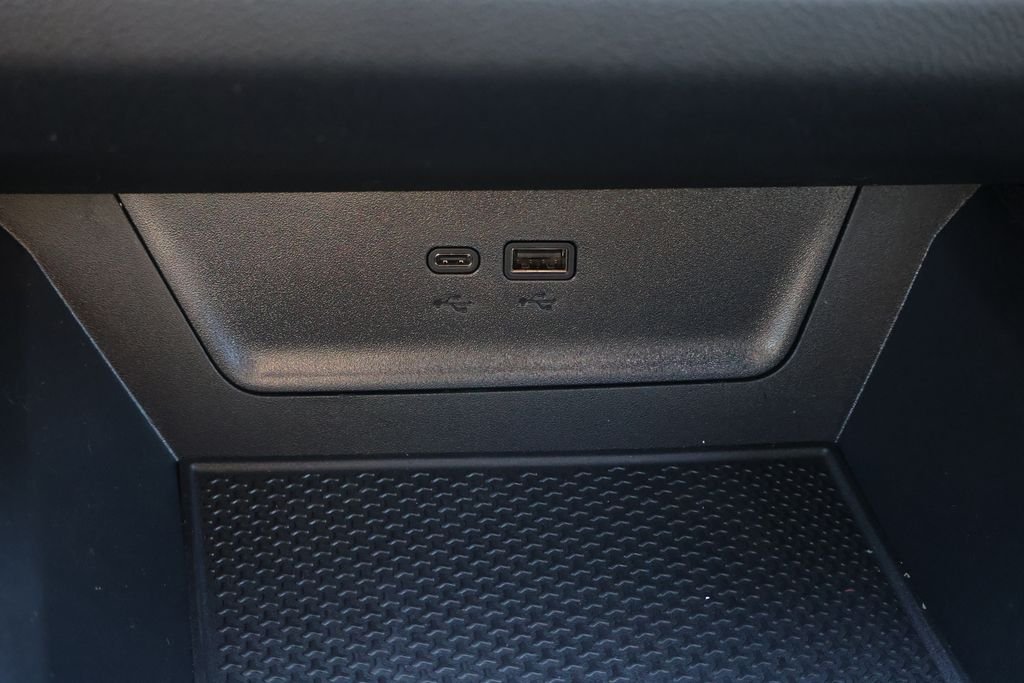 2027 Chevrolet Equinox LT - Photo 30