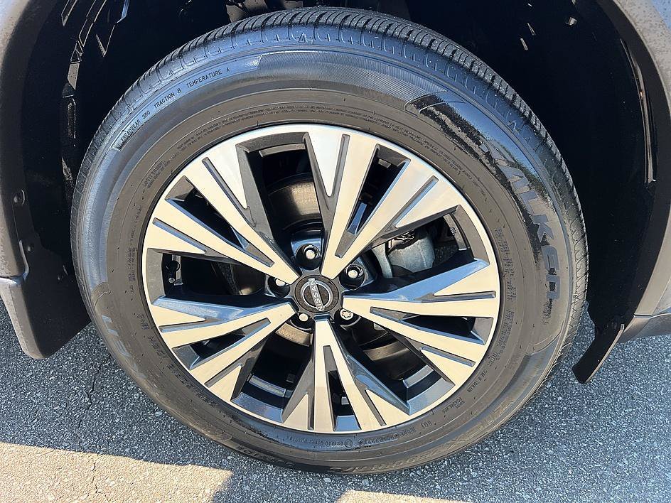 Used 2023 Super Black Nissan SV image 12