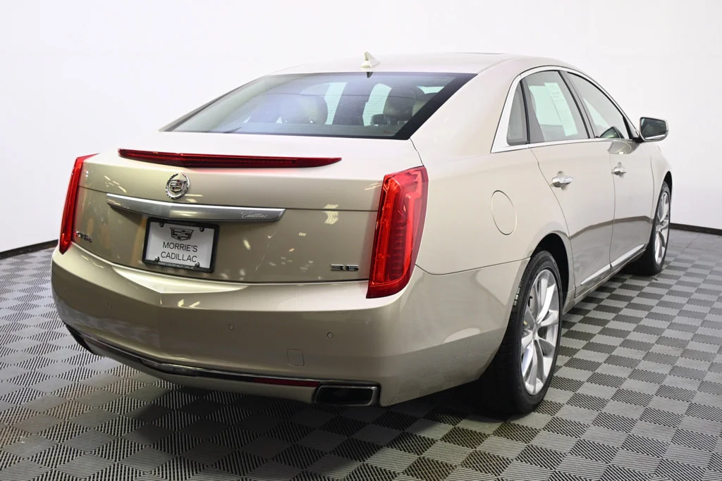 Used 2013 SILVER COAST METALLIC Cadillac Premium image 6