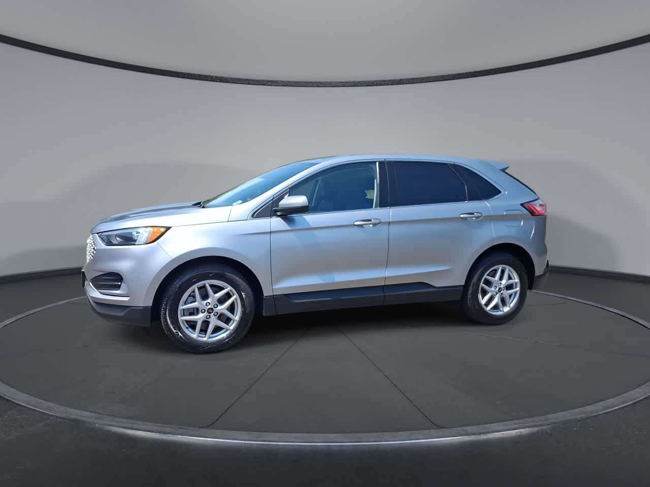 Used 2023 Iconic Silver Metallic Ford SEL image 4