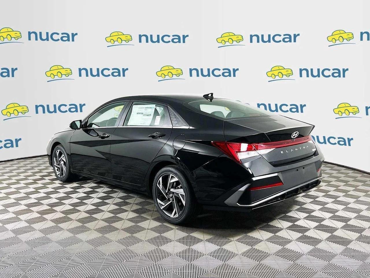 2026 Hyundai Elantra — photo 5