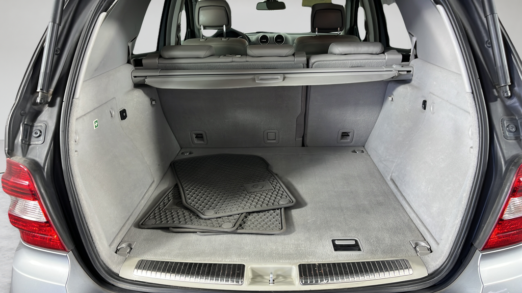 Used 2011  Mercedes-Benz ML 350 image 40