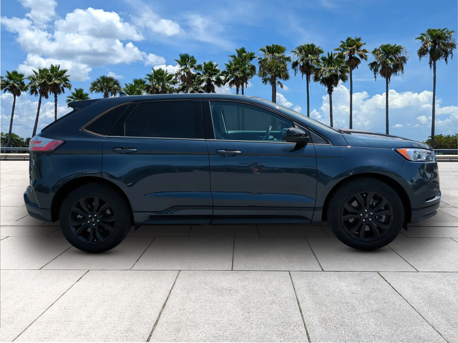 Certified Used 2022 Stone Blue Metallic Ford SE image 9