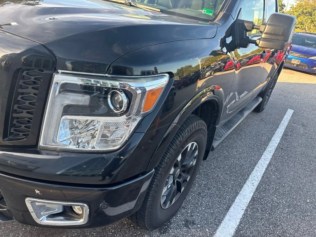 Used 2018 Black Nissan PRO-4X image 3