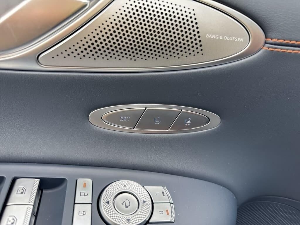 New 2026 Blue Genesis 2.5T SPORT PRESTIGE image 18