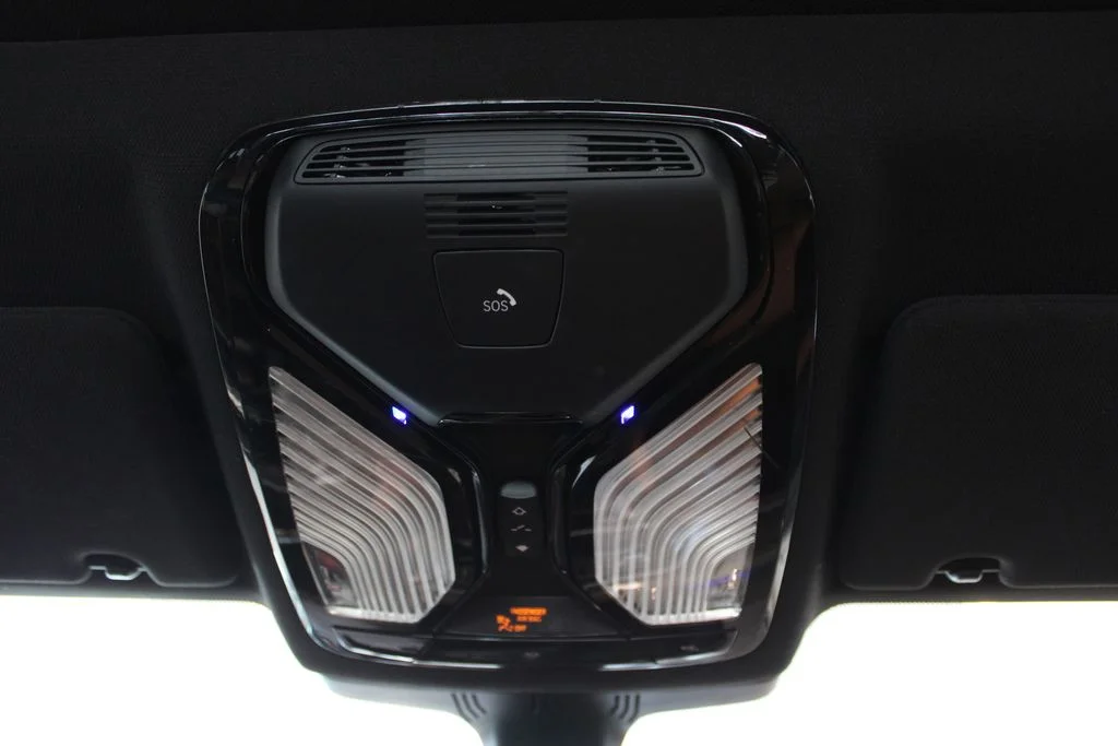 Used 2021 Black Sapphire Metallic BMW 530i image 34
