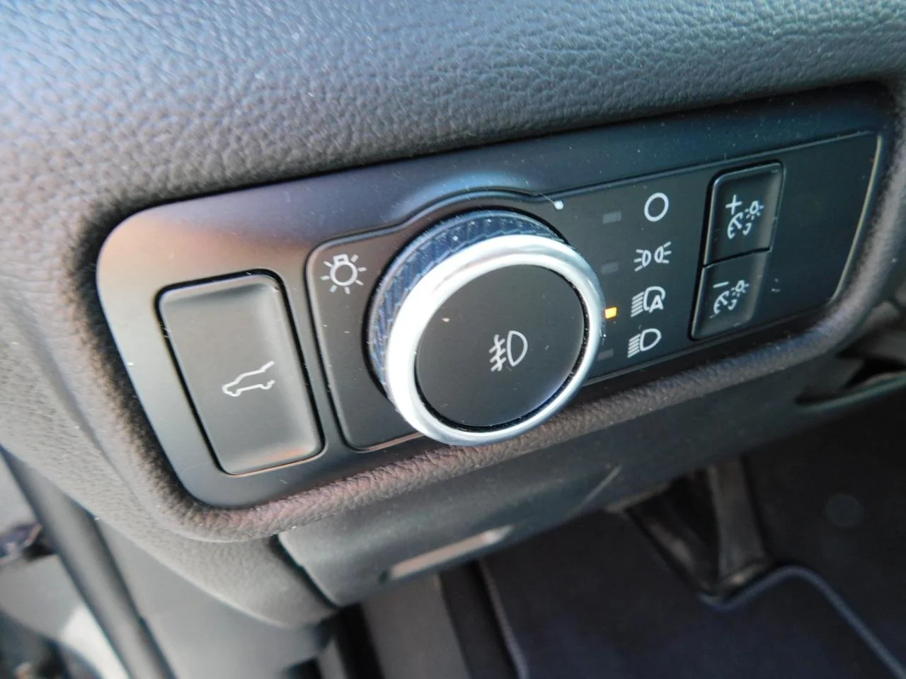 Used 2024 Carbonized Gray Metallic Ford XLT RWD image 32