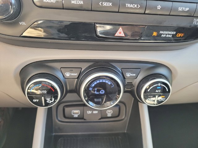 Used 2025 Black Hyundai SEL image 25