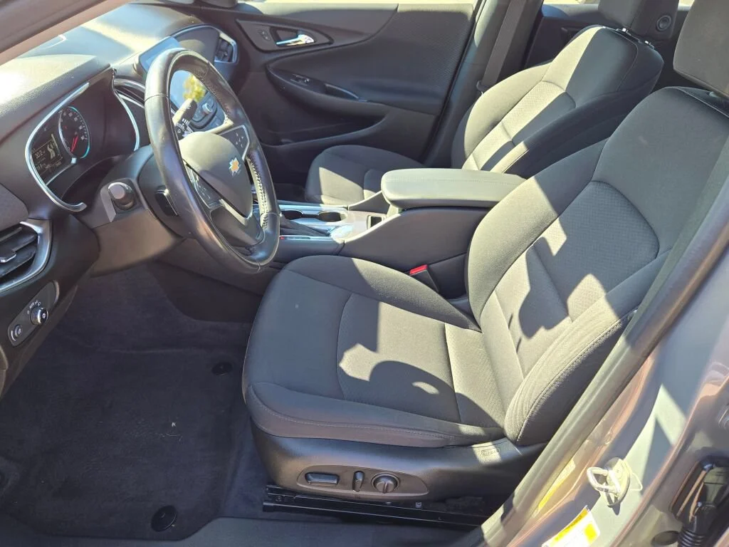 Used 2018 Gray Chevrolet LT image 14