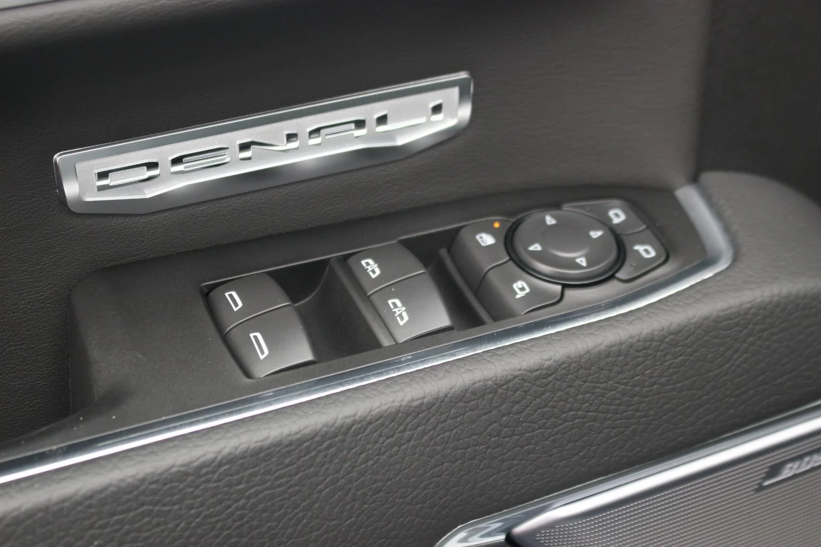 Used 2026 Glacier White Tricoat GMC Denali image 15