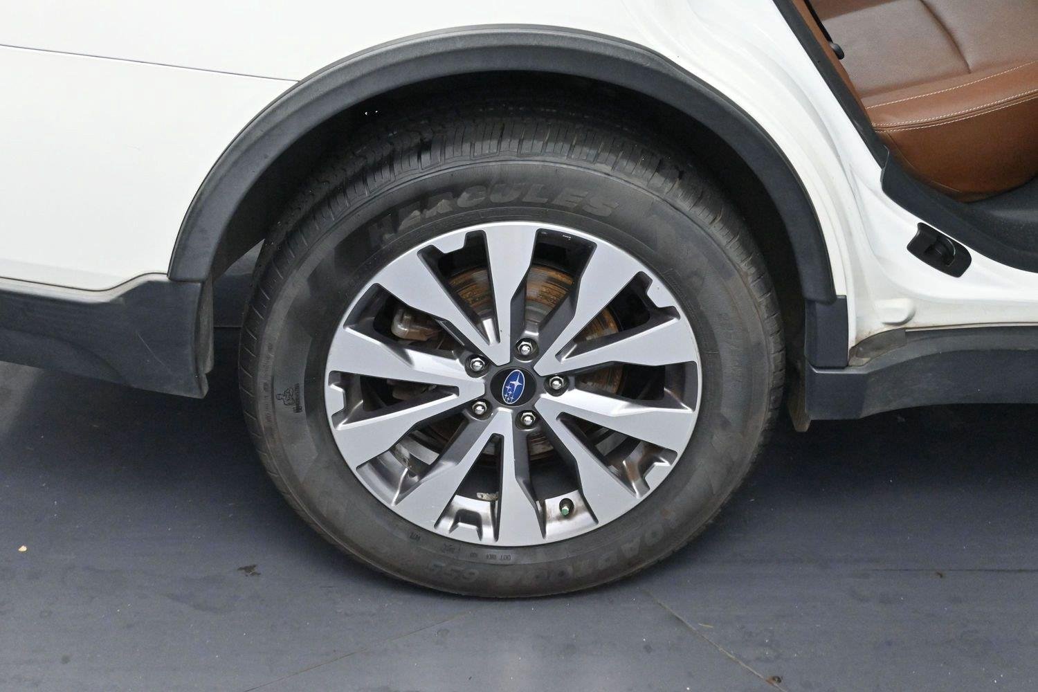 Used 2017 Crystal White Pearl Subaru Touring image 37