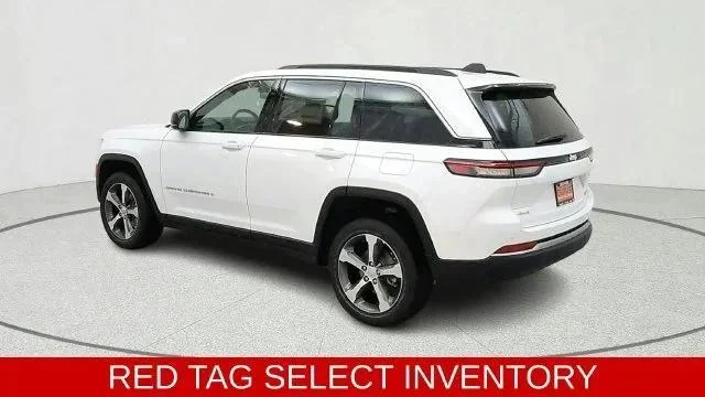 New 2026 Bright White Clear-Coat Exterior Paint Jeep Limited image 6