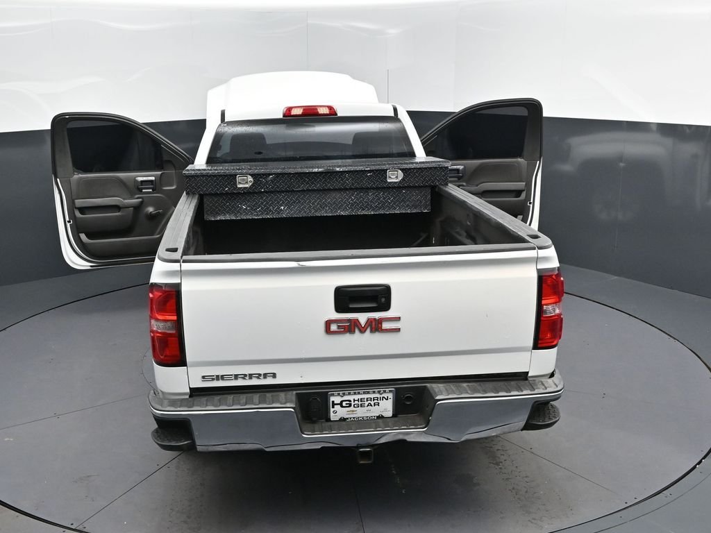 Used 2016 White GMC Base image 43