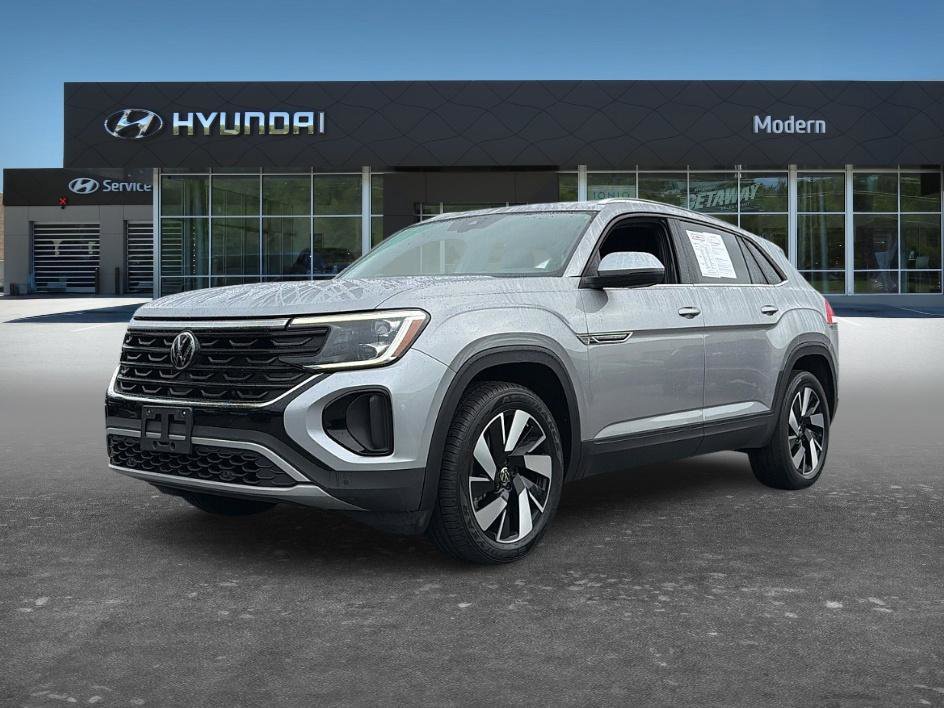 2024 Volkswagen Atlas Cross Sport 2.0T SE w/Tech 4MOTION's photo