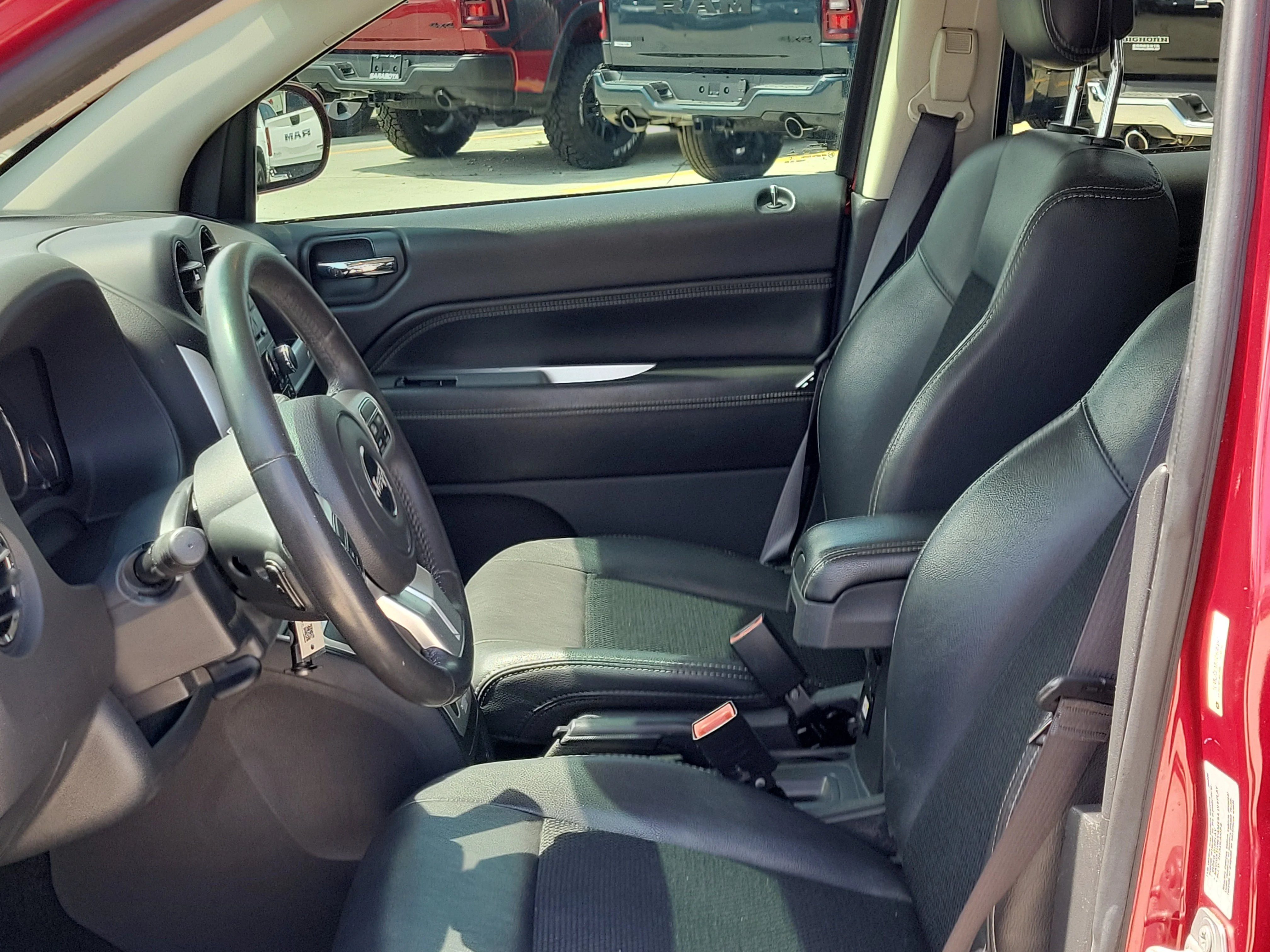 Used 2016 Deep Cherry Red Crystal Pearlcoat Jeep Latitude image 22