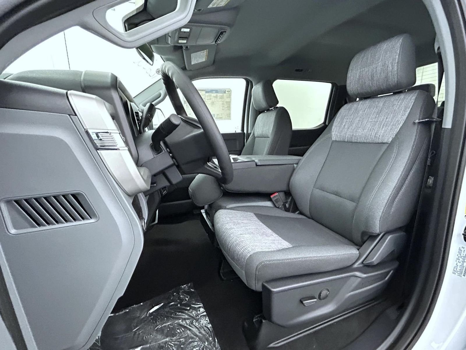 2026 Ford F-350 Super Duty XLT - Photo 10