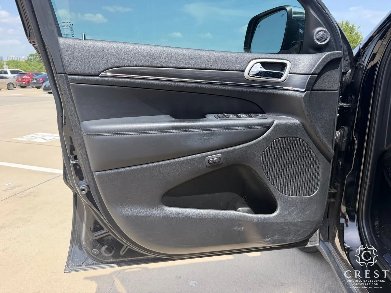 Used 2022 Diamond Black Crystal Pearlcoat Jeep Limited image 10