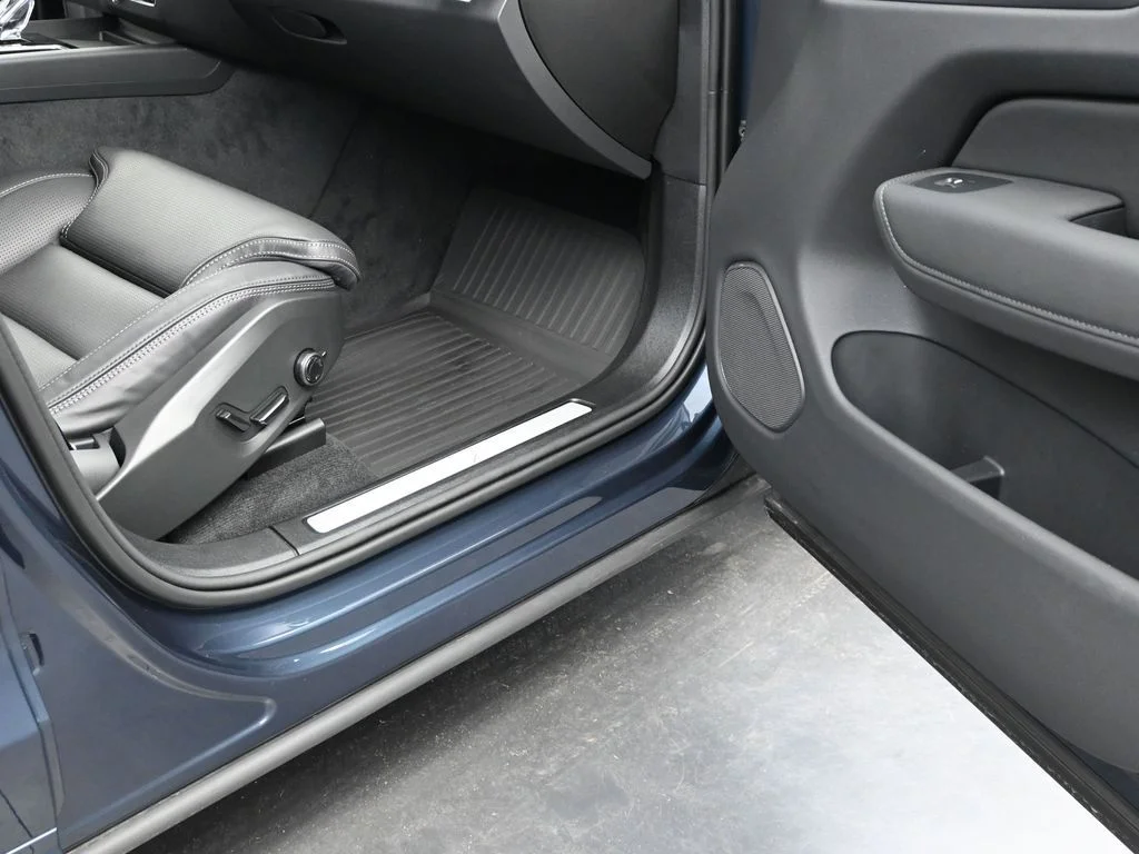 New 2026 Denim Blue Volvo Ultra image 18