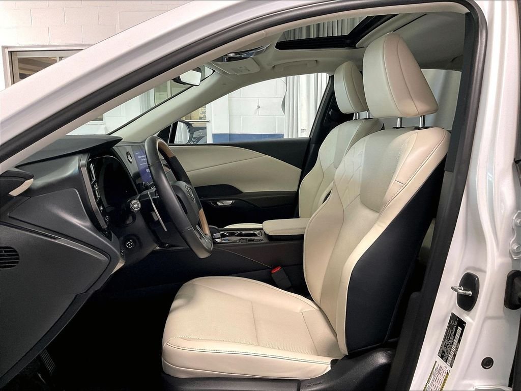 Used 2024 White Lexus 350 Premium image 10