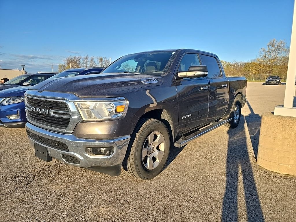2019 RAM 1500 Big Horn/Lone Star 4x4 Crew Cab 5'7's photo