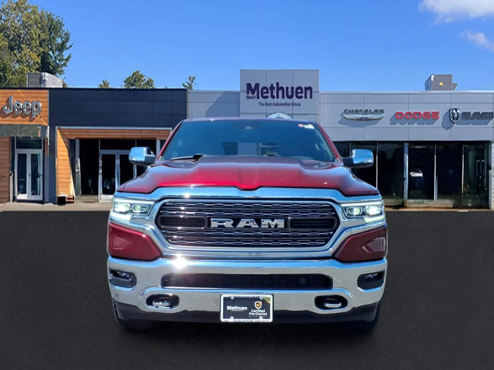 Used 2022 Delmonico Red Pearlcoat Ram Limited image 10