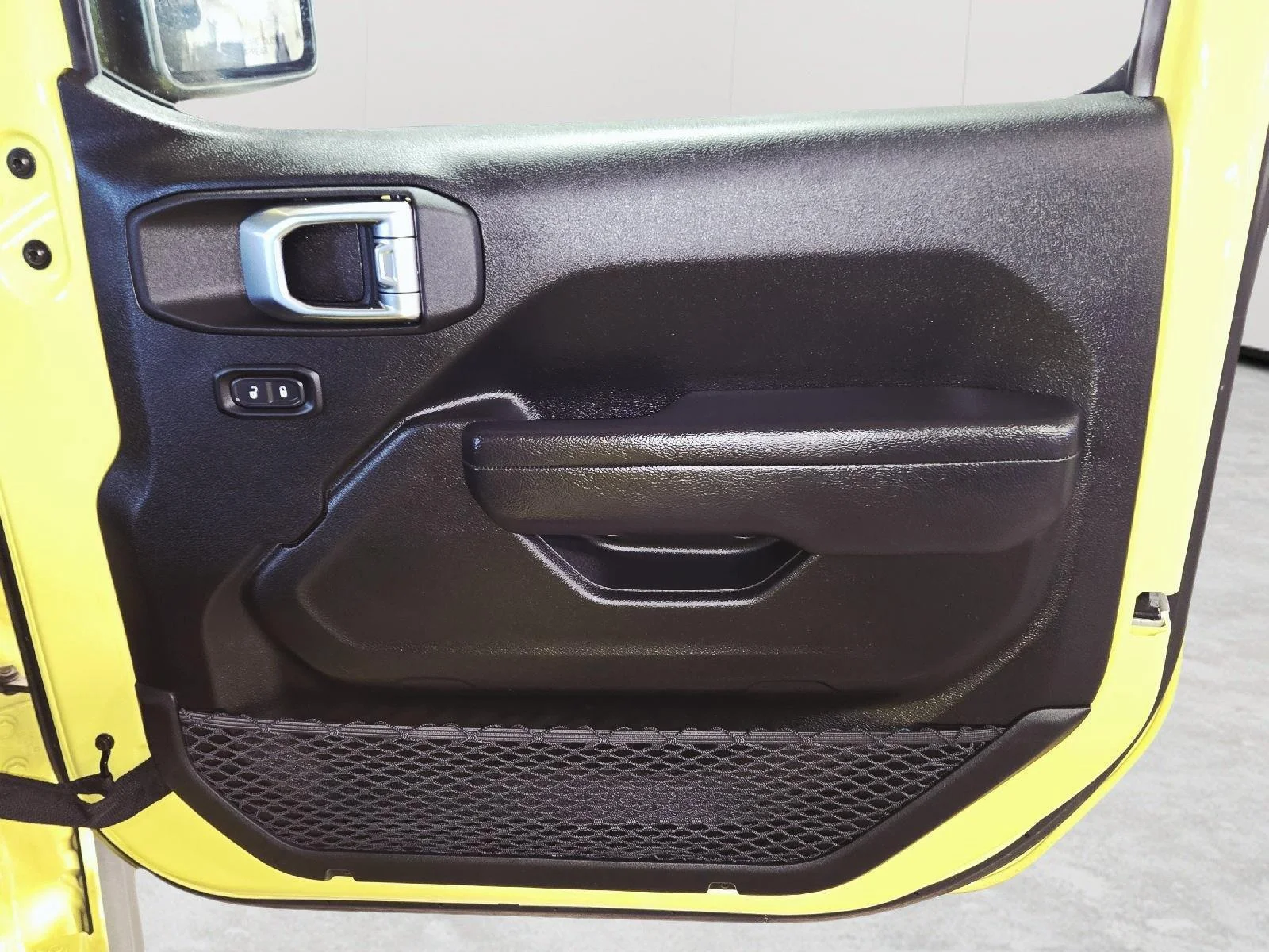 Used 2023 High Velocity Clearcoat Jeep Rubicon image 52