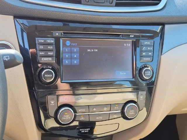Used 2016 Blue Nissan SV image 21
