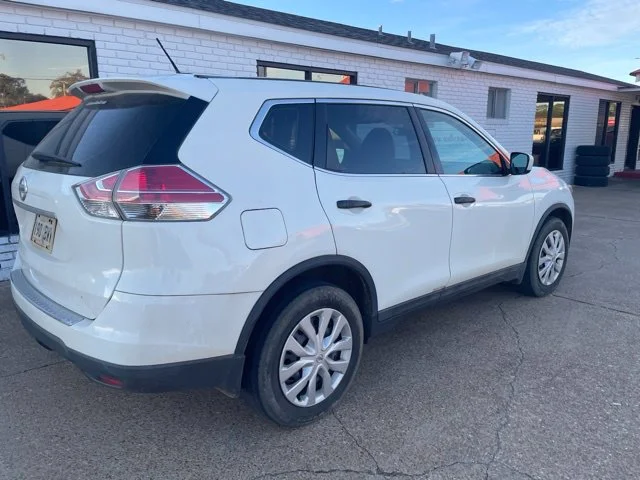 Used 2016 White Nissan S image 3