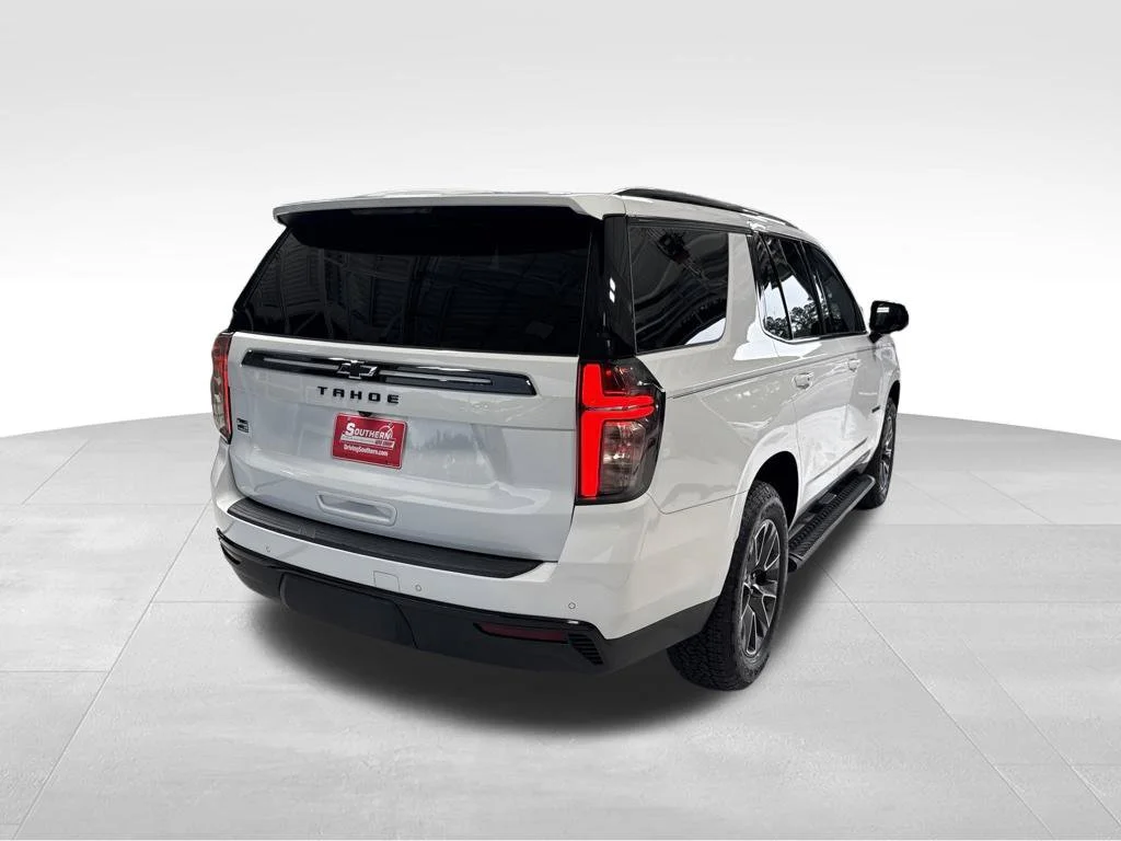 Used 2023 White Chevrolet Z71 image 8