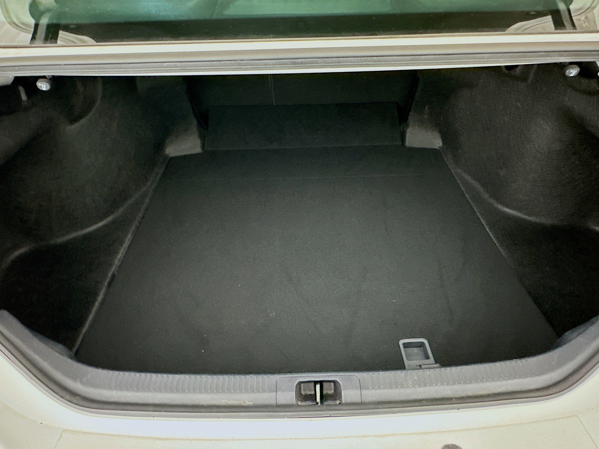Used 2023 Ice Toyota SE image 29