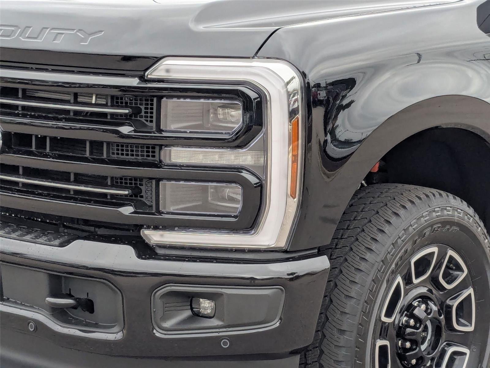 2026 Ford F-250 Super Duty Platinum - Photo 2
