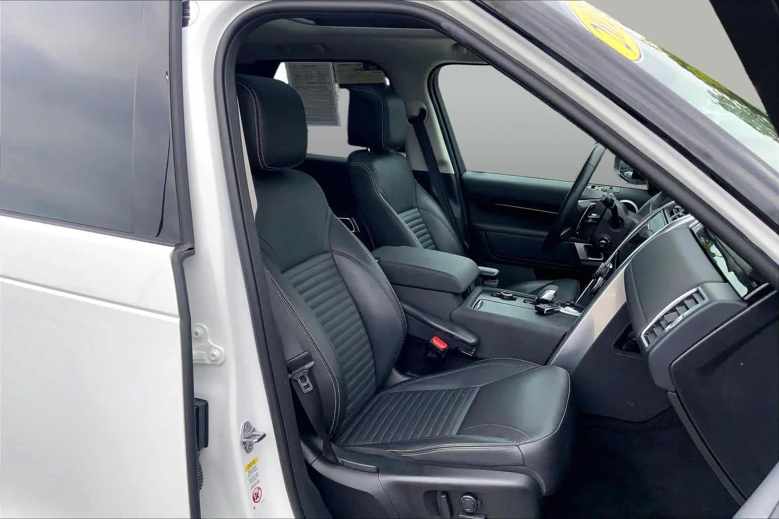 Used 2024 Fuji White Land Rover S image 8