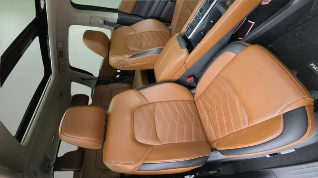 Used 2022 Boulder Gray Pearl Nissan Platinum image 11