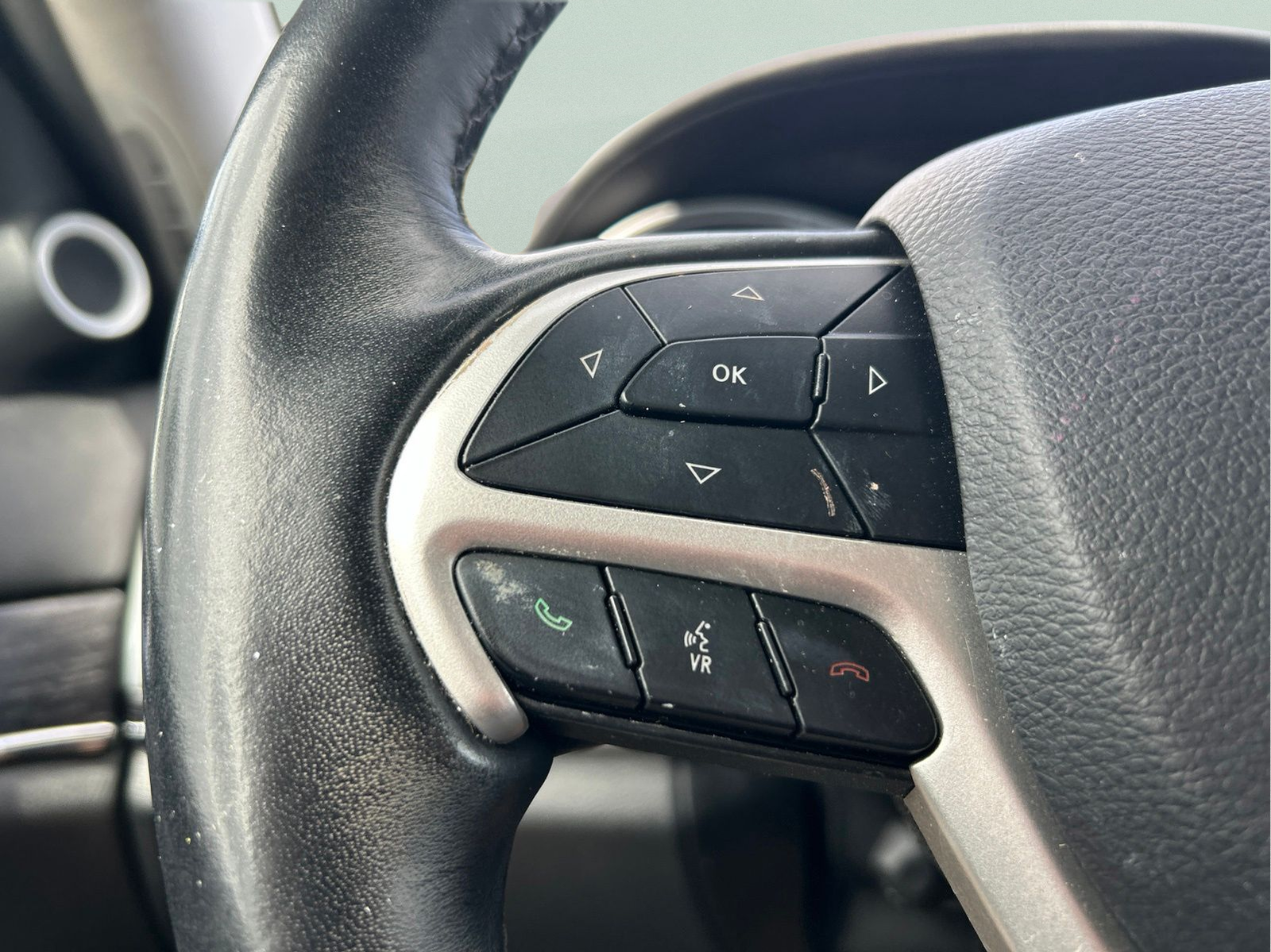 Used 2019 Black Jeep Summit image 14