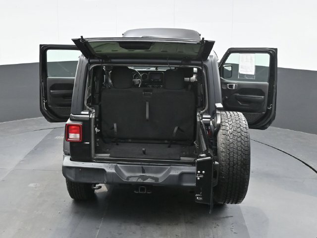 Used 2021 Black Jeep Sport image 27