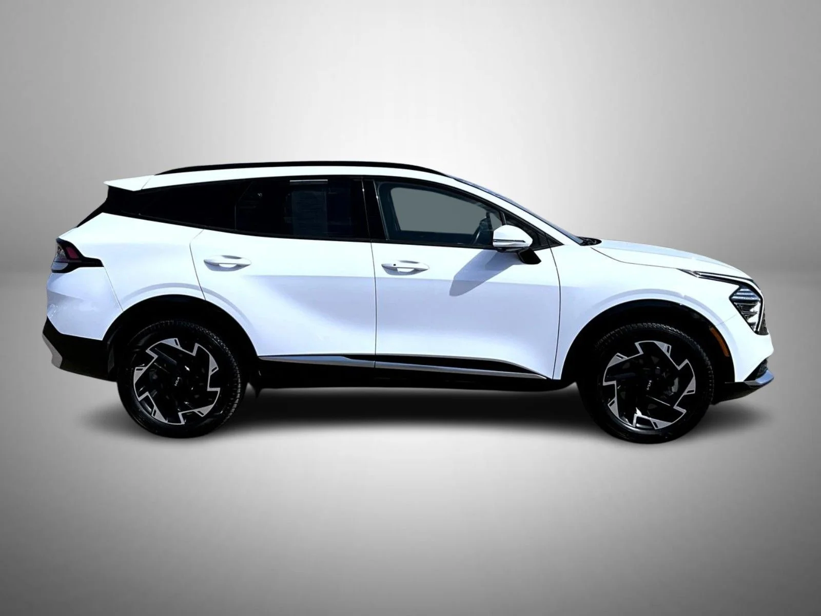 Used 2023 White Kia SX-Prestige image 4
