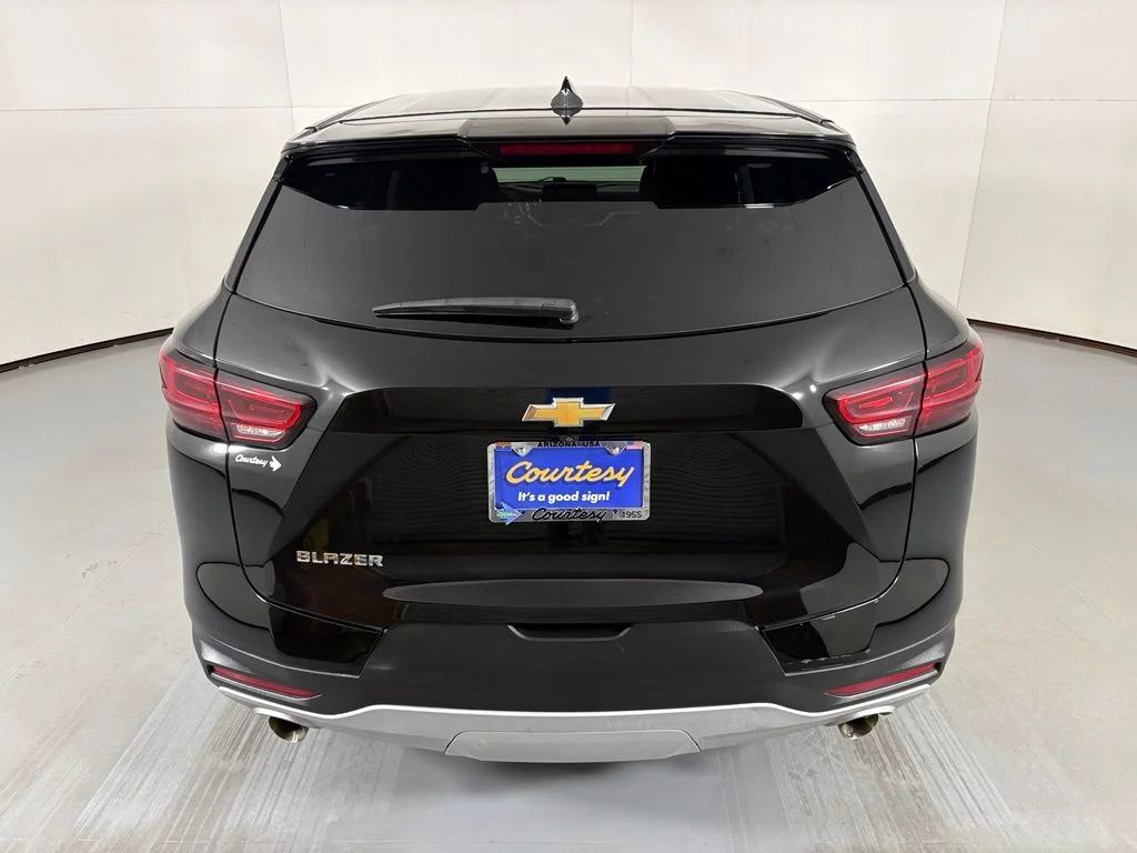 Used 2025 Black Chevrolet LT image 7