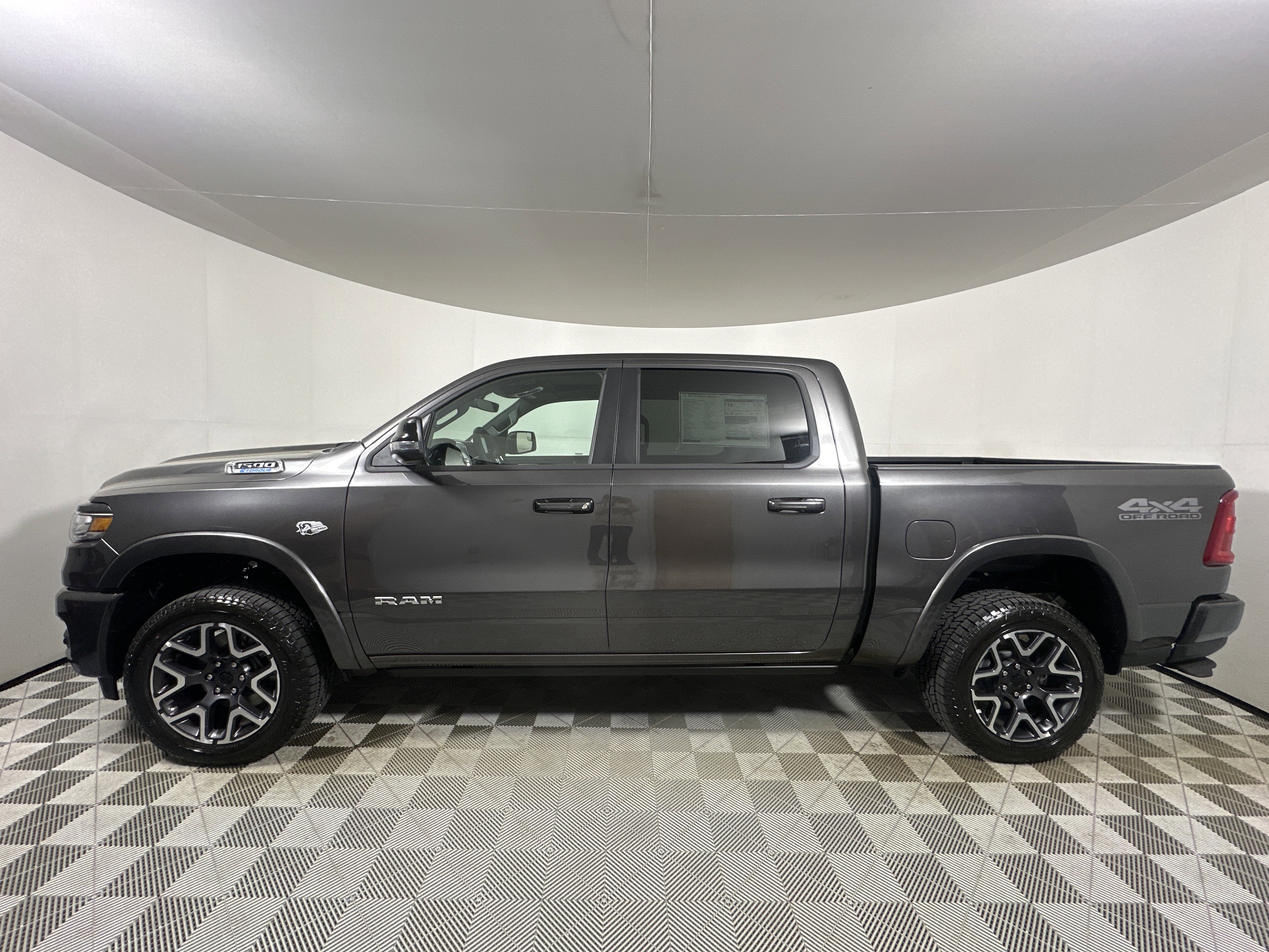 New 2026 Granite Crystal Metallic Clear-Coat Exterior Paint RAM Laramie image 4