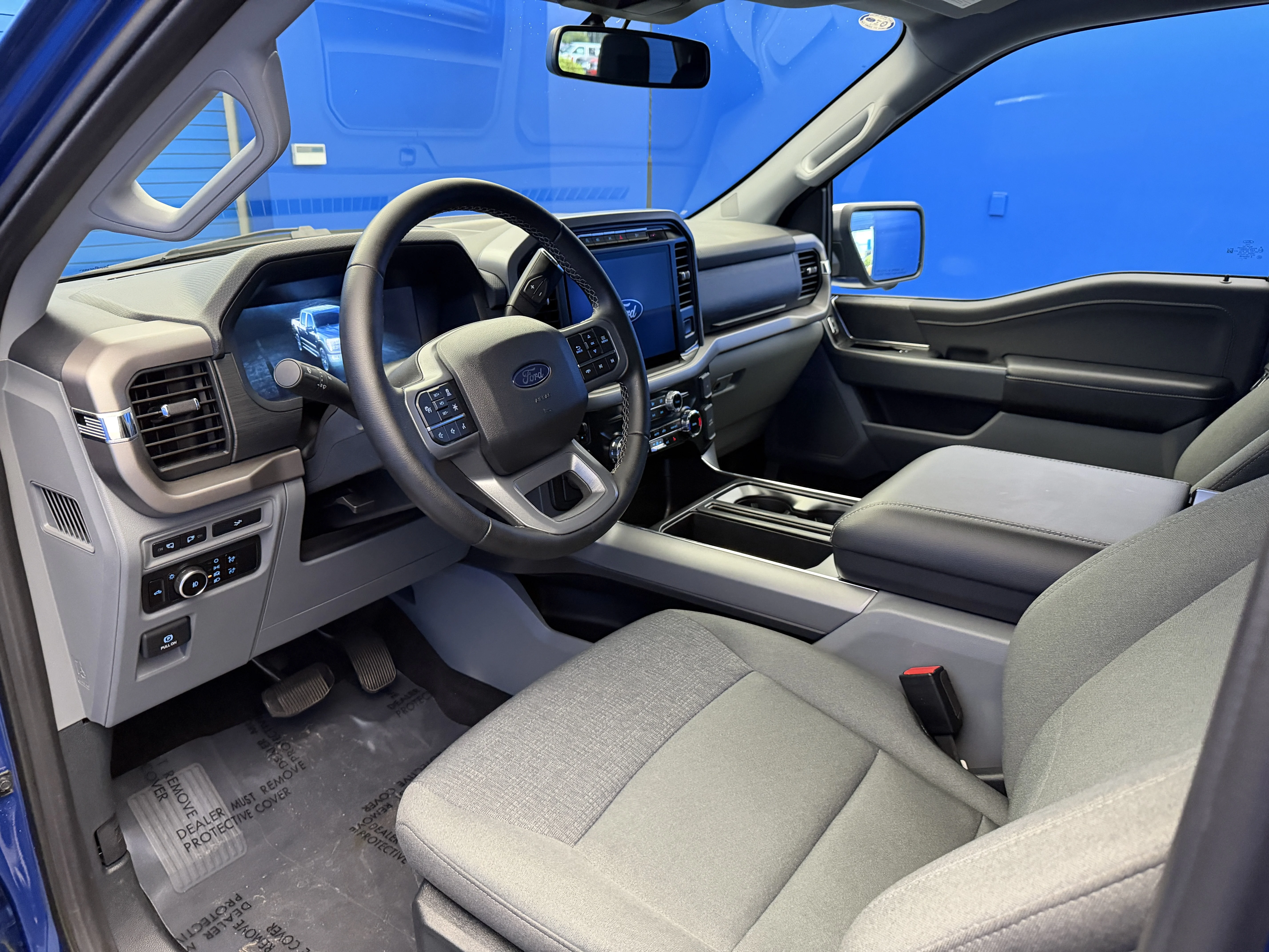 Used 2024 Atlas Blue Metallic Ford XLT image 11