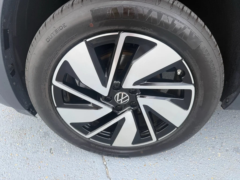 2025 Volkswagen Atlas SE w/Tech - Photo 9