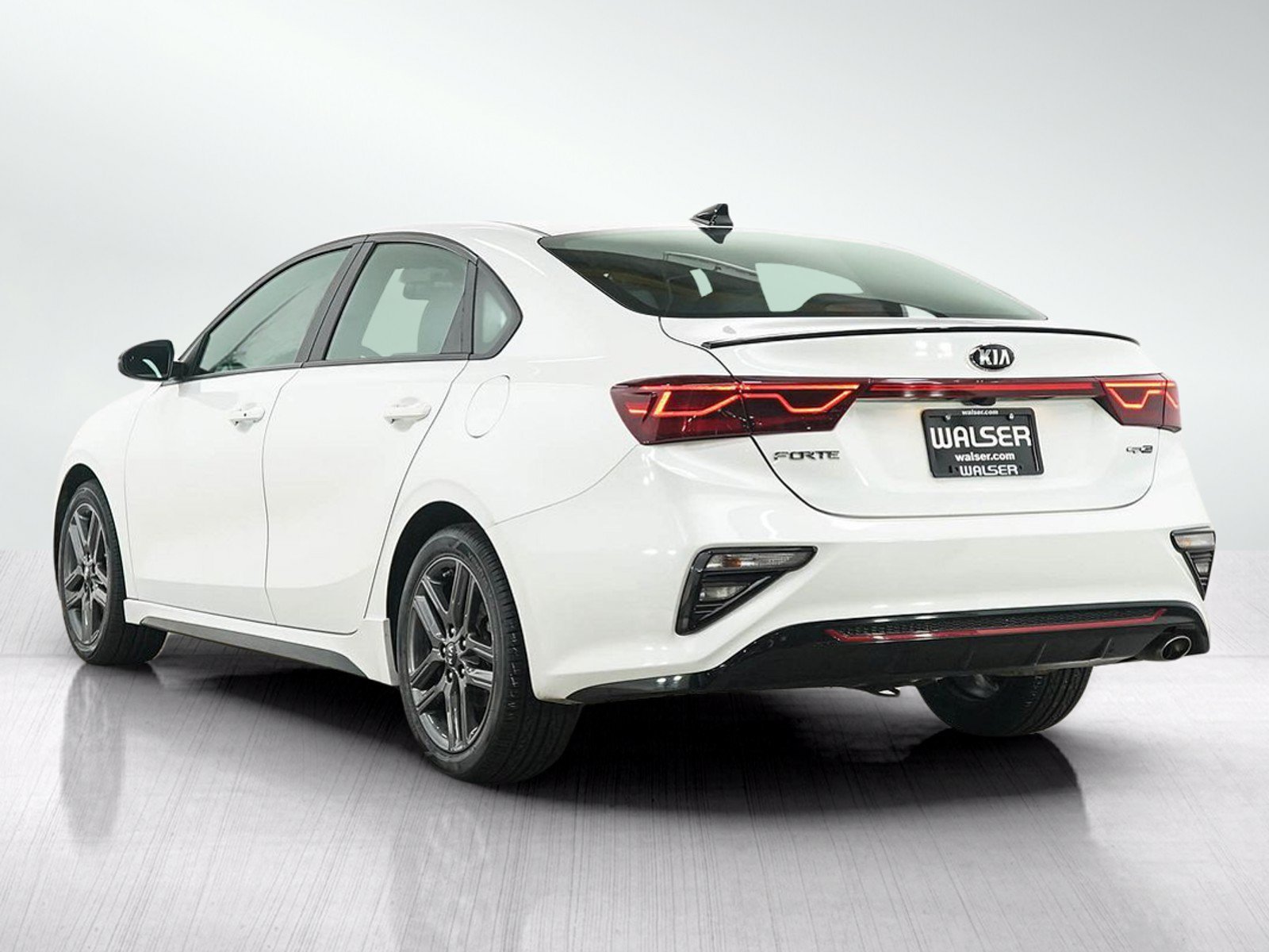 Used 2021 Snow White Pearl Kia GT-Line image 4