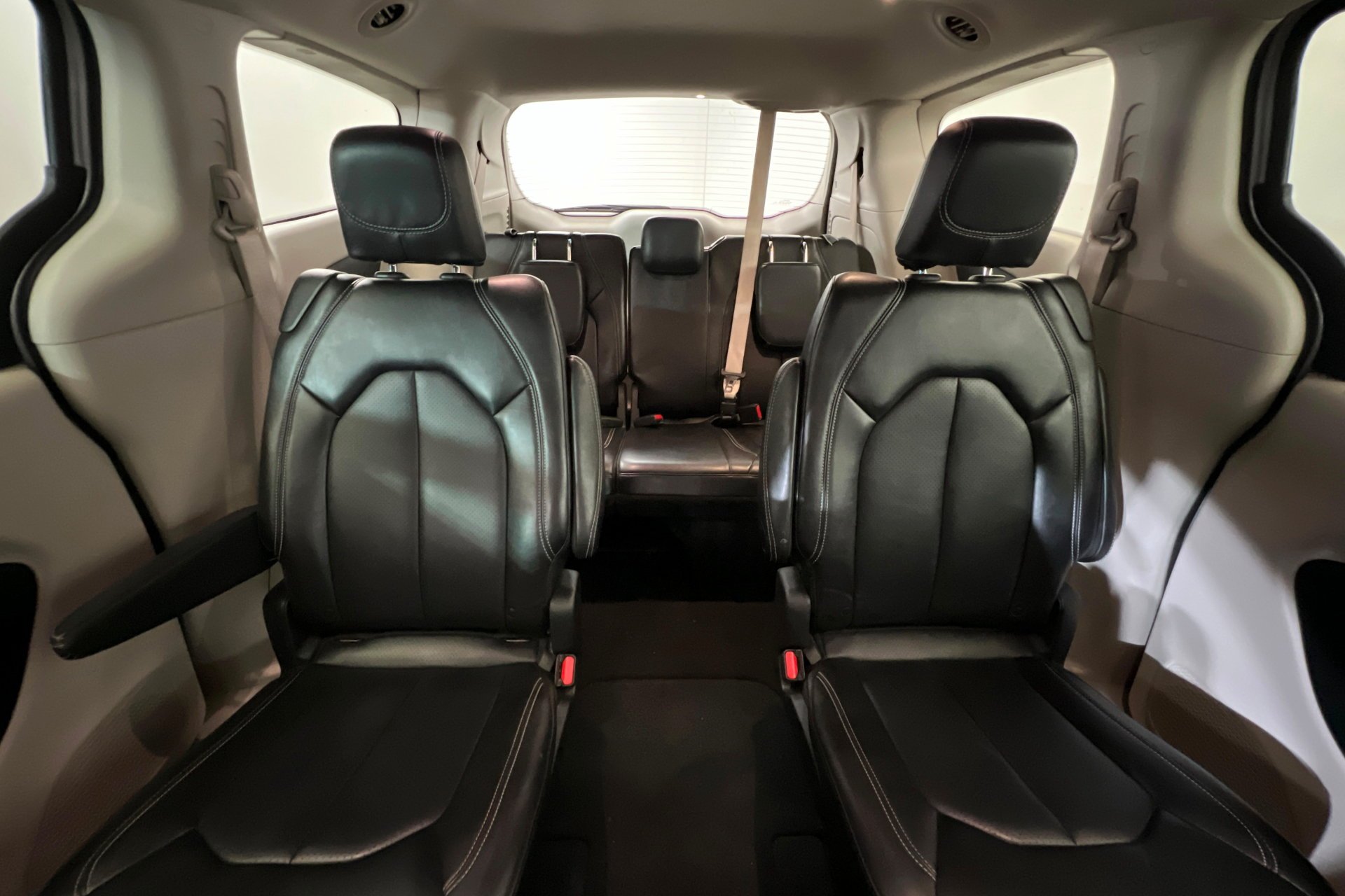 2024 Chrysler Pacifica Touring L - Photo 26