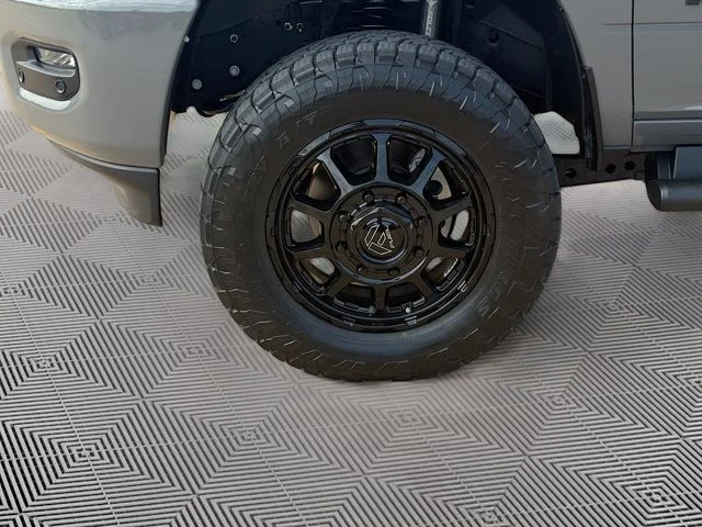 New 2026 Ceramic Gray Clearcoat RAM Big Horn image 36