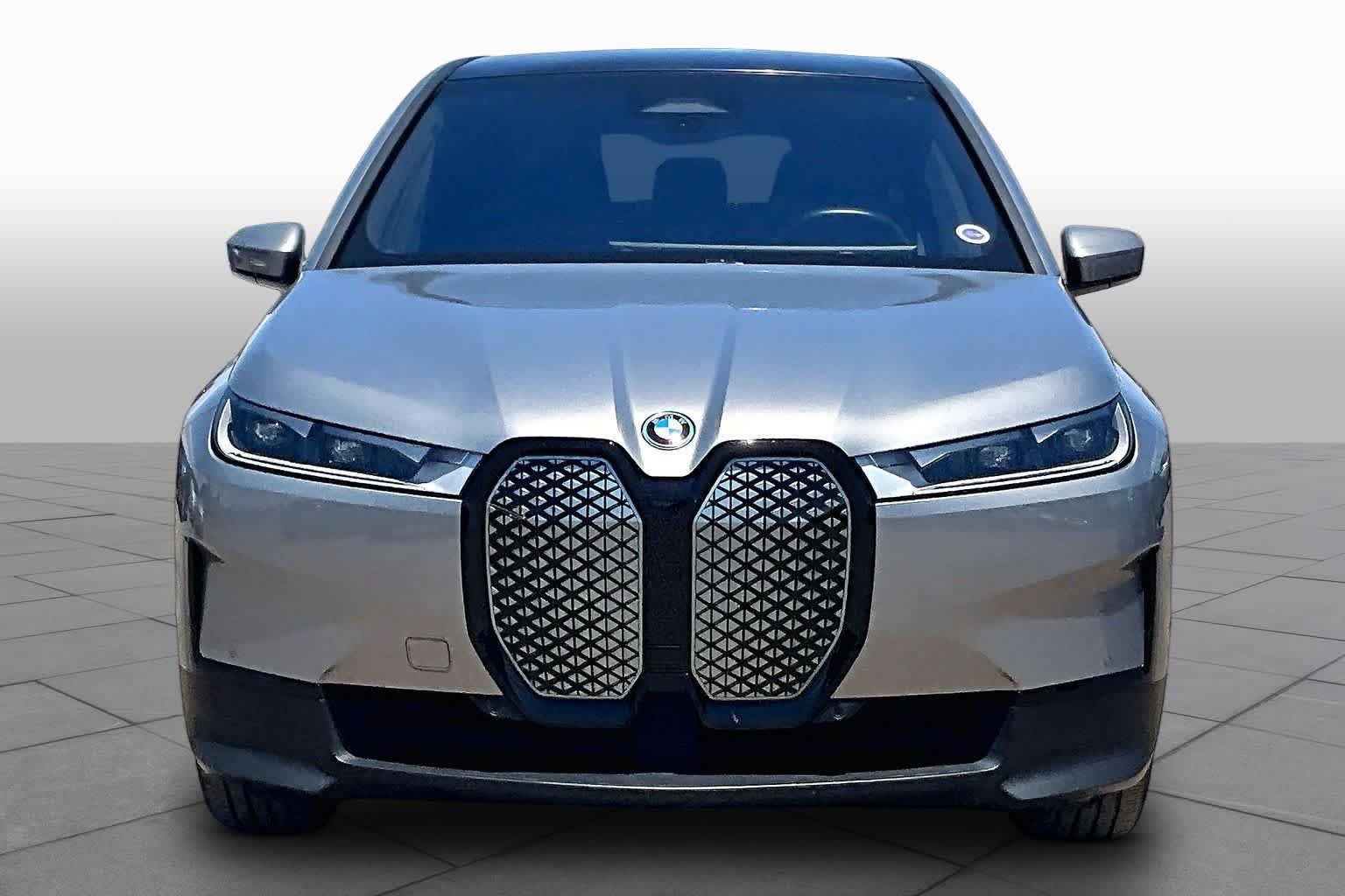 Certified Used 2023 Oxide Grey Metallic BMW xDrive50 image 3