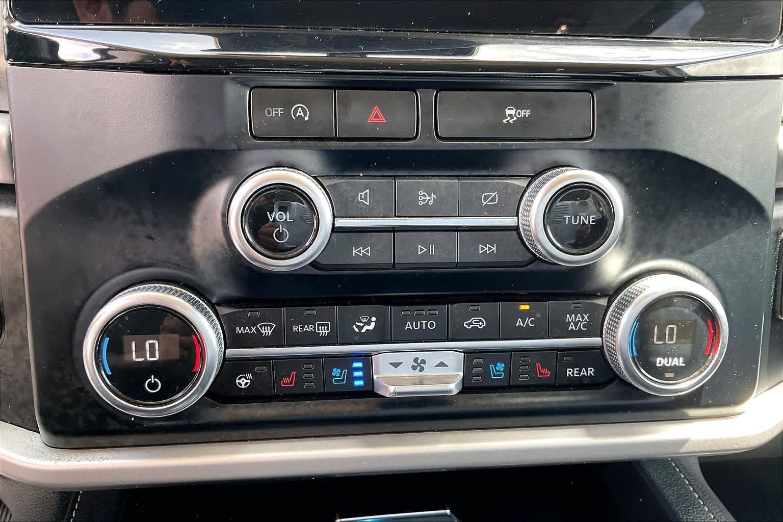 Used 2024 Oxford White Ford XLT image 31