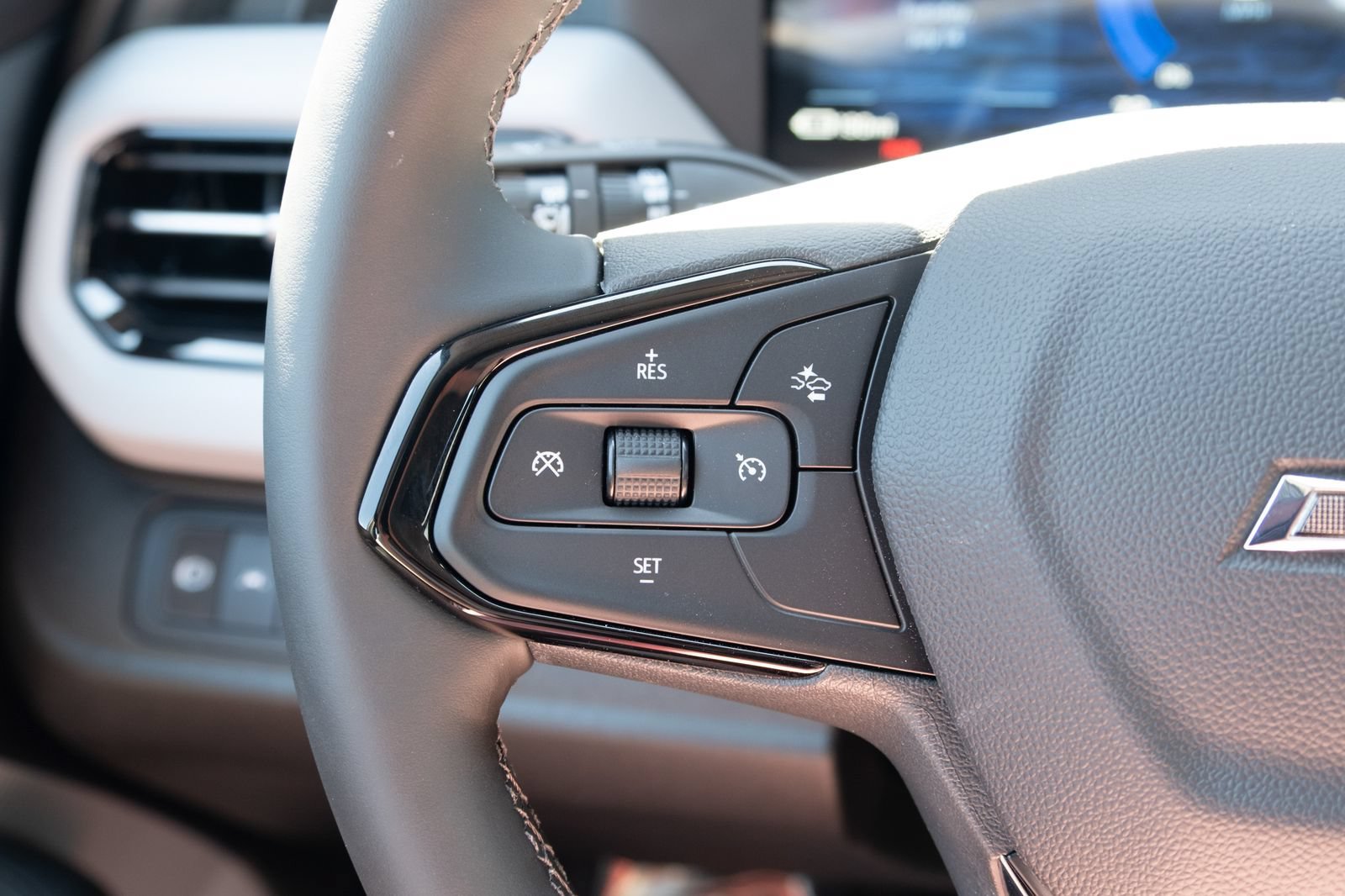 2027 Chevrolet Bolt LT - Photo 6