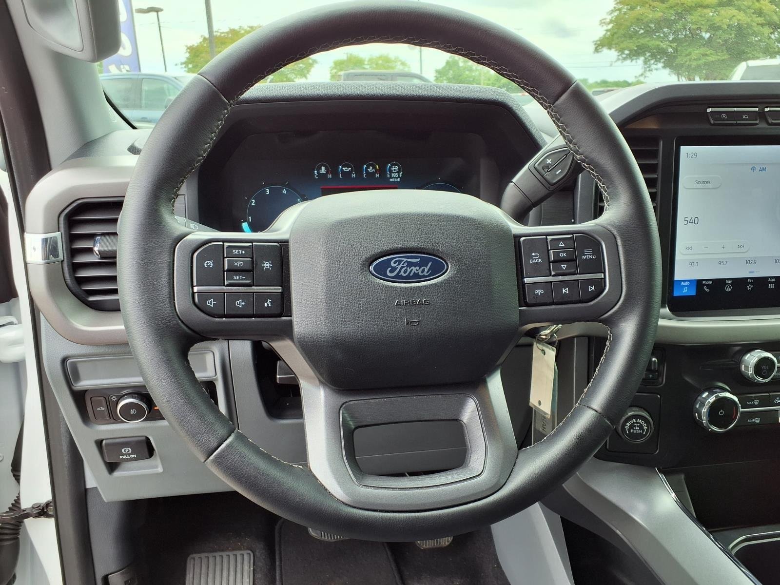 New 2024 Oxford White Ford XLT image 19